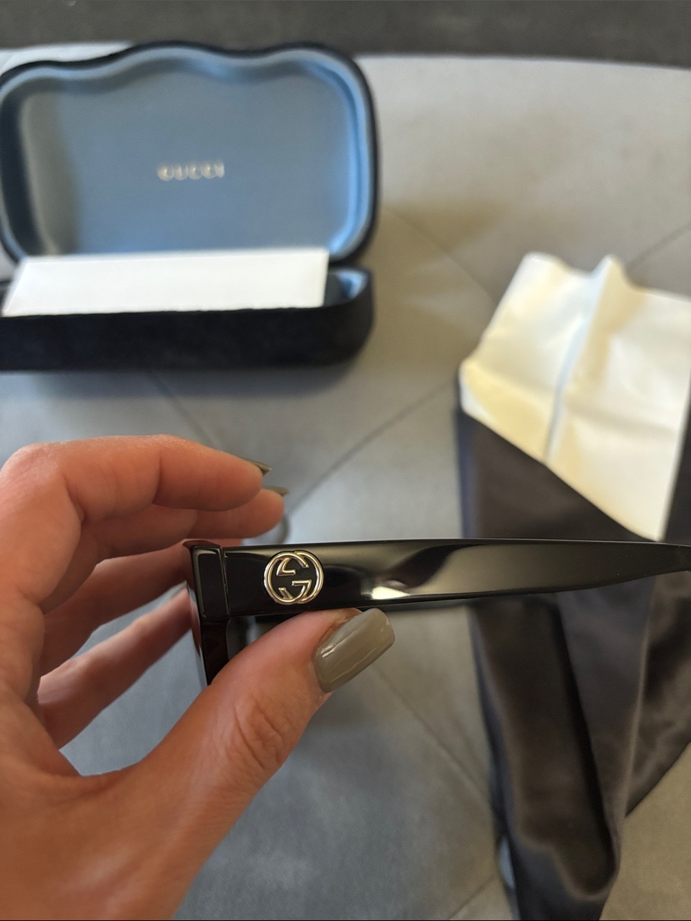 Gucci Black Square Sunglasses for women with Gradient Lenses - Picture 5 of 8